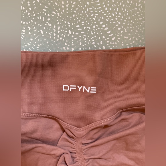 Women's DFYNE Shorts - tan/beige - Picture 4 of 5